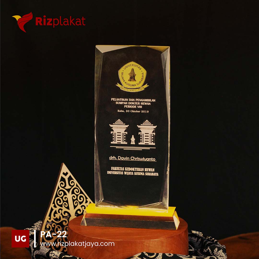 plakat akrilik universitas wijaya kusuma