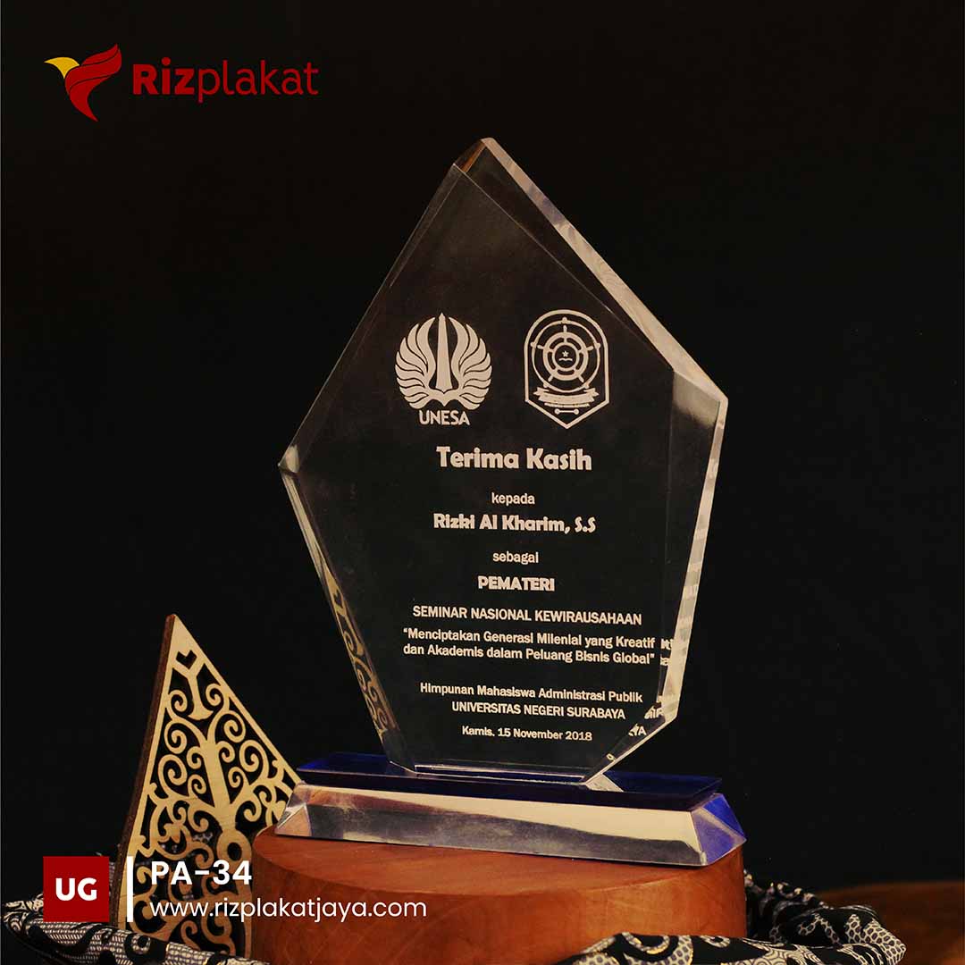 plakat akrilik unesa