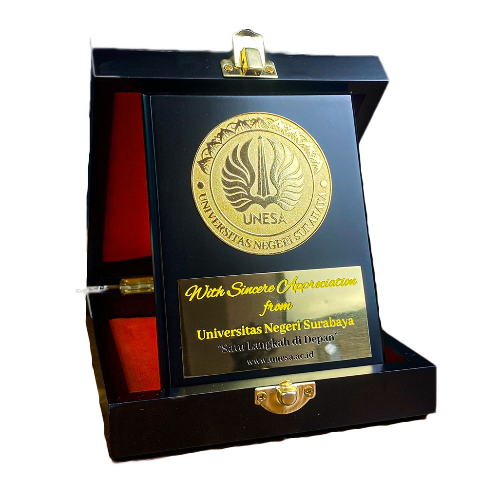 PLAKAT KAYU KATEGORI