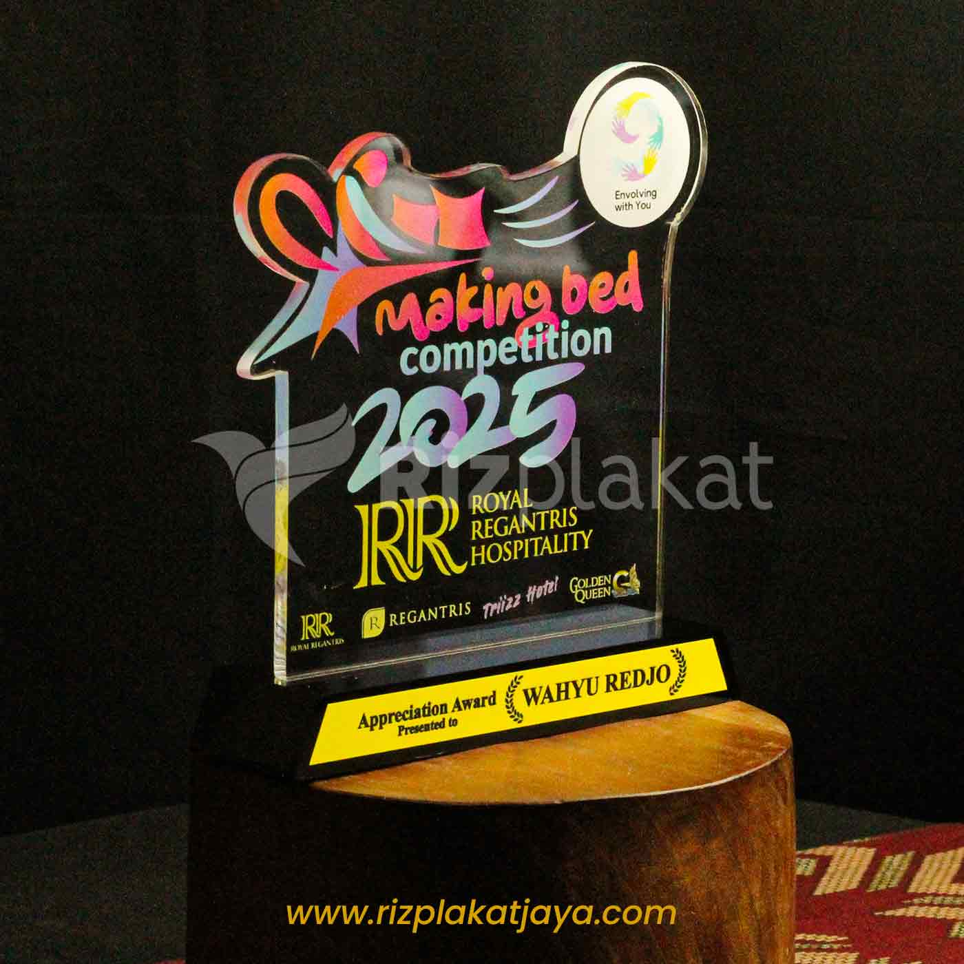 Plakat Penghargaan Akrilik Custom Event Hospitality