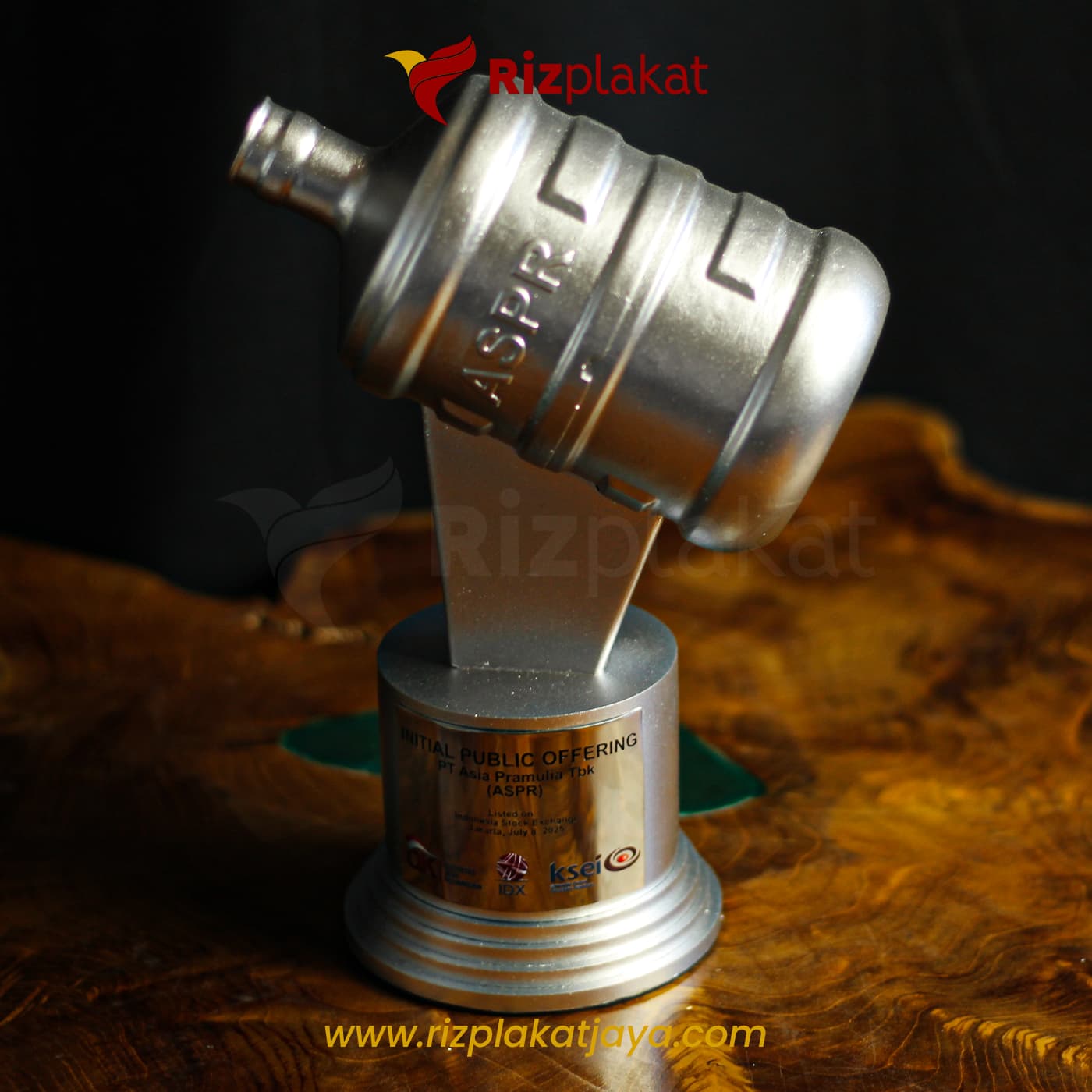 Plakat Penghargaan Fiber Palu Galon Custom Exclusive Award