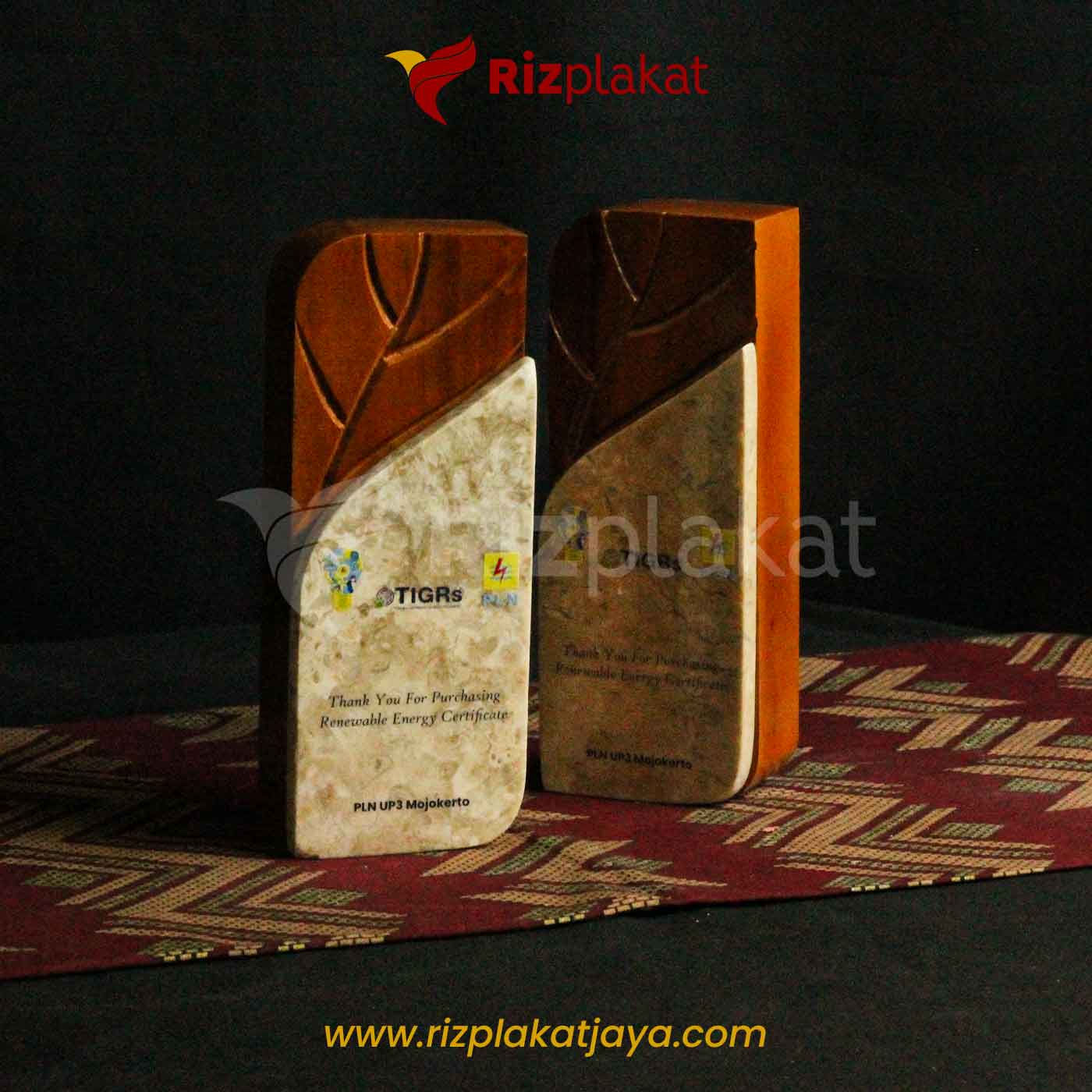 Plakat Kayu Kombinasi Marmer Corporate Appreciation Award