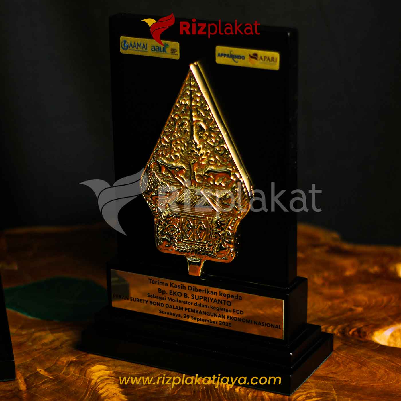 Plakat Penghargaan Kayu Resin Custom Event Corporate & Pemerintahan