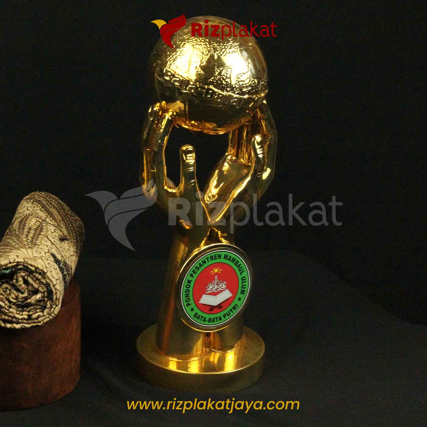 Piala Penghargaan Logam Emas Desain Eksklusif Simbol Prestasi